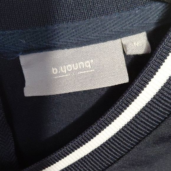 Navy Short-Sleeve Midi Dress with Contrast Trim - Picture 2 of 6